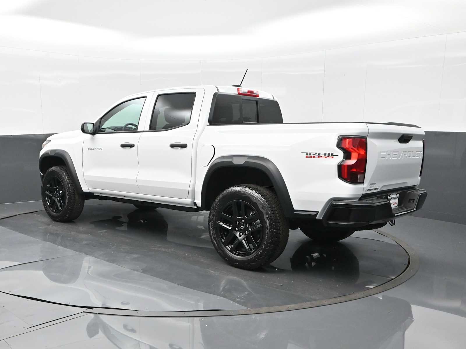 Used 2024 Chevrolet Colorado Trail Boss image 5