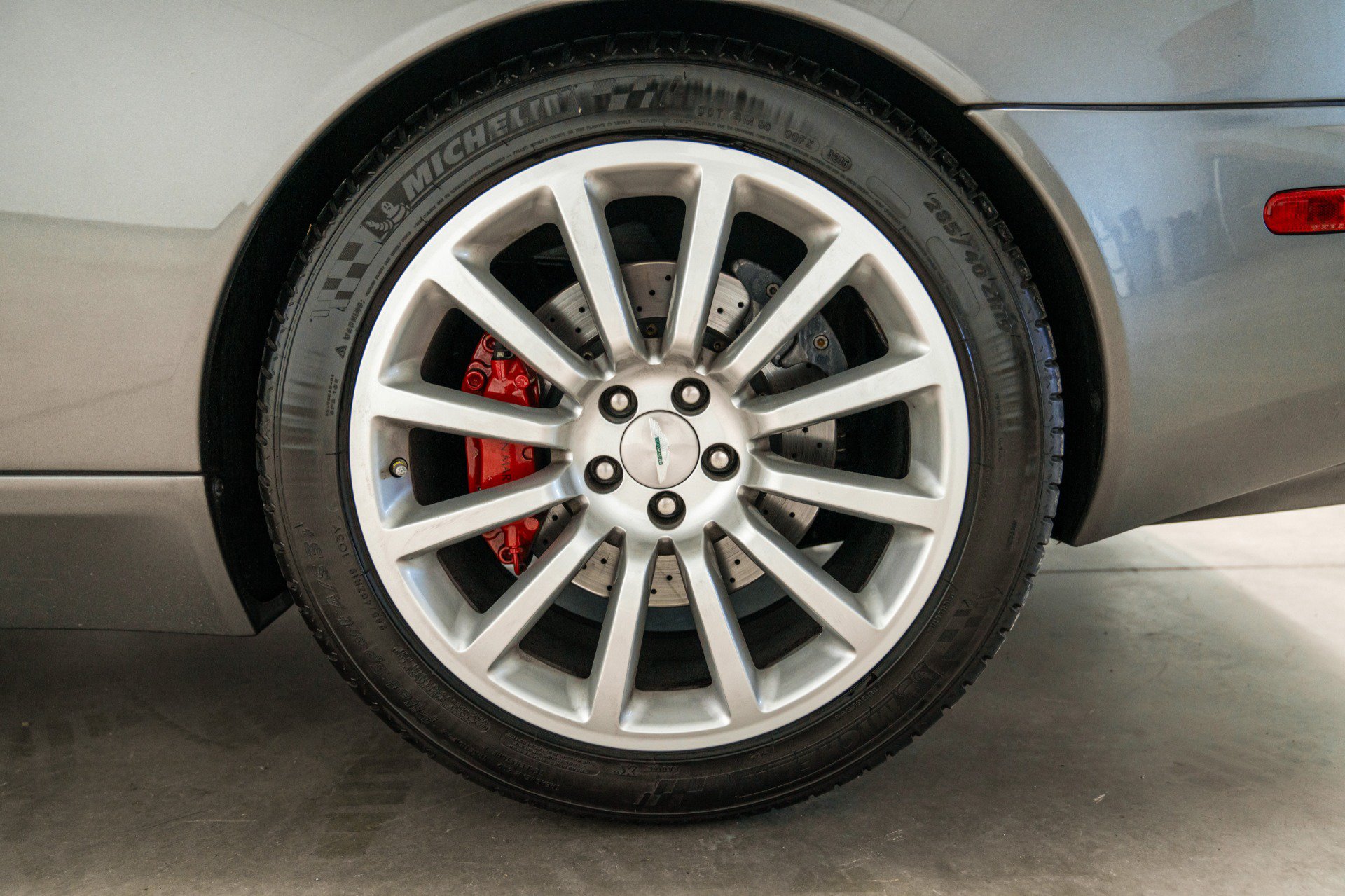 Used 2003 Aston Martin Vanquish RWD image 10