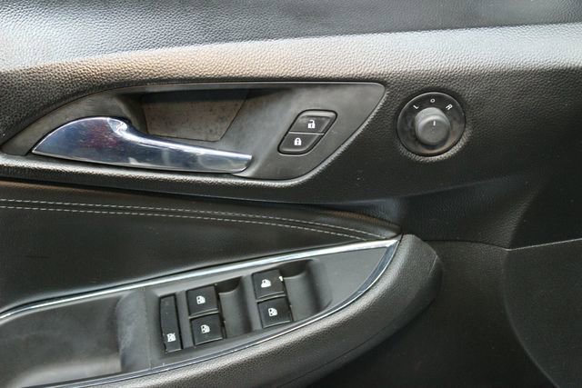 Used 2018 Chevrolet Cruze Premier FWD image 16