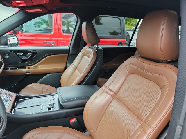 Used 2024 Lincoln Aviator Reserve w/ Jet Package RWD image 9