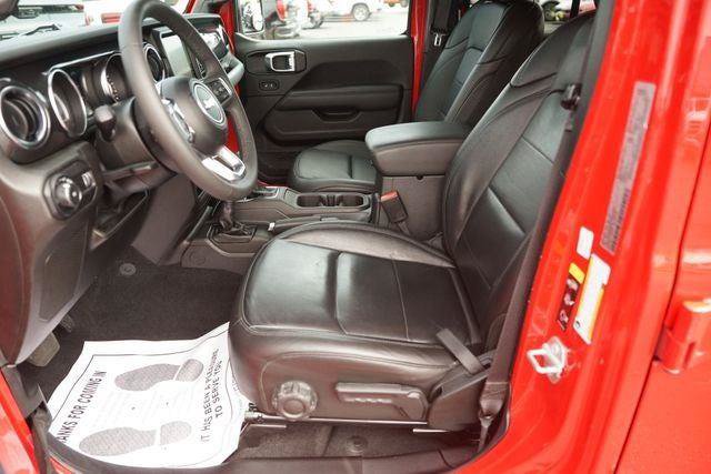 Used 2023 Jeep Wrangler Unlimited Sahara AWD/4WD image 9
