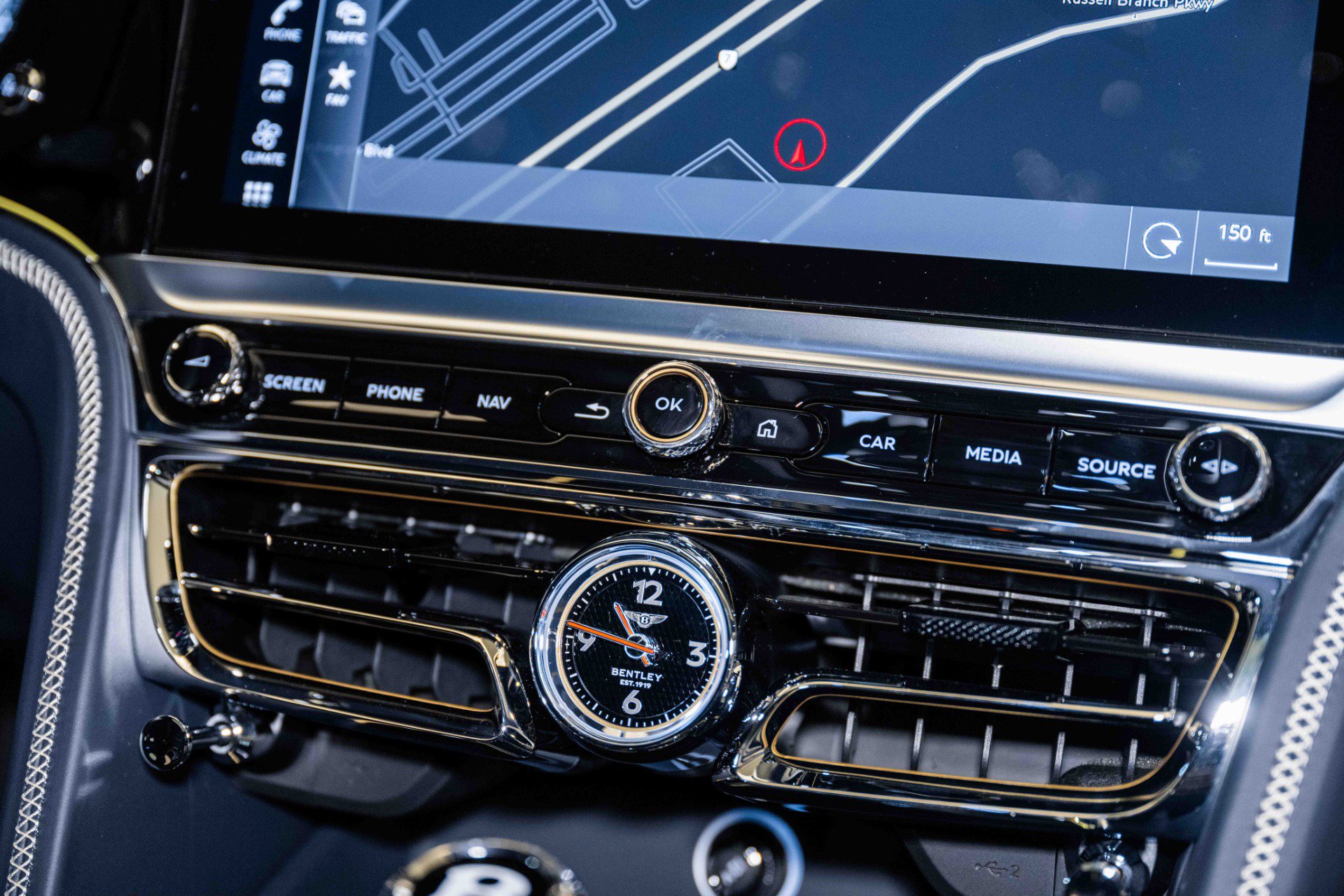 Used 2024 Bentley Flying Spur V8 image 37