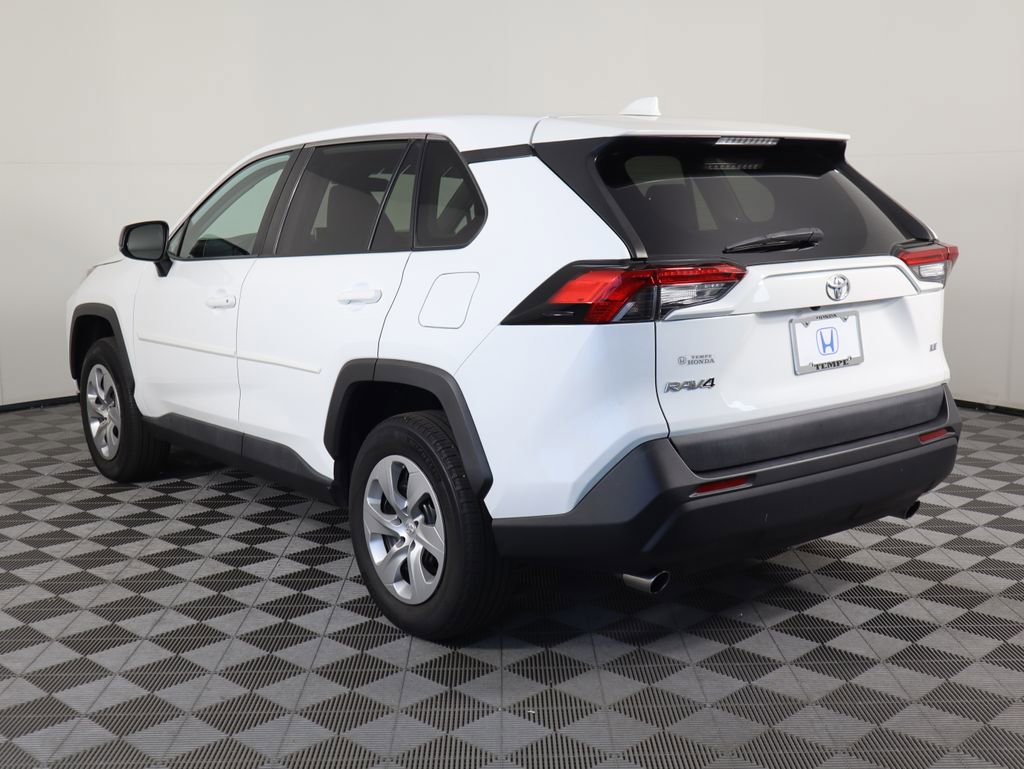 Used 2023 Toyota RAV4 LE image 7