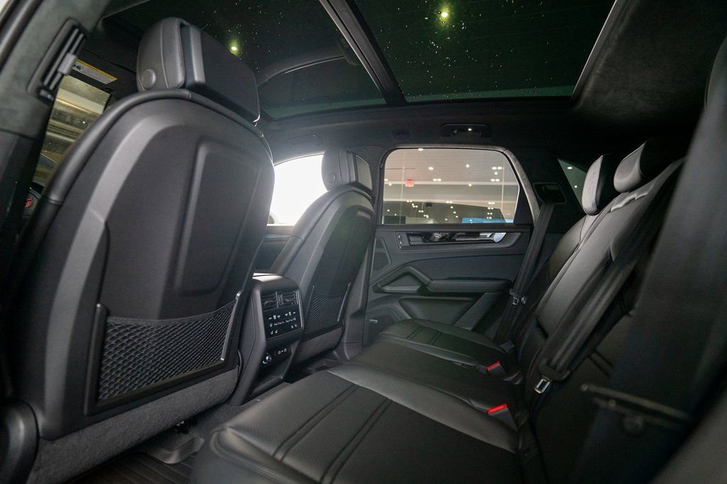 New 2026 Porsche Cayenne GTS image 41