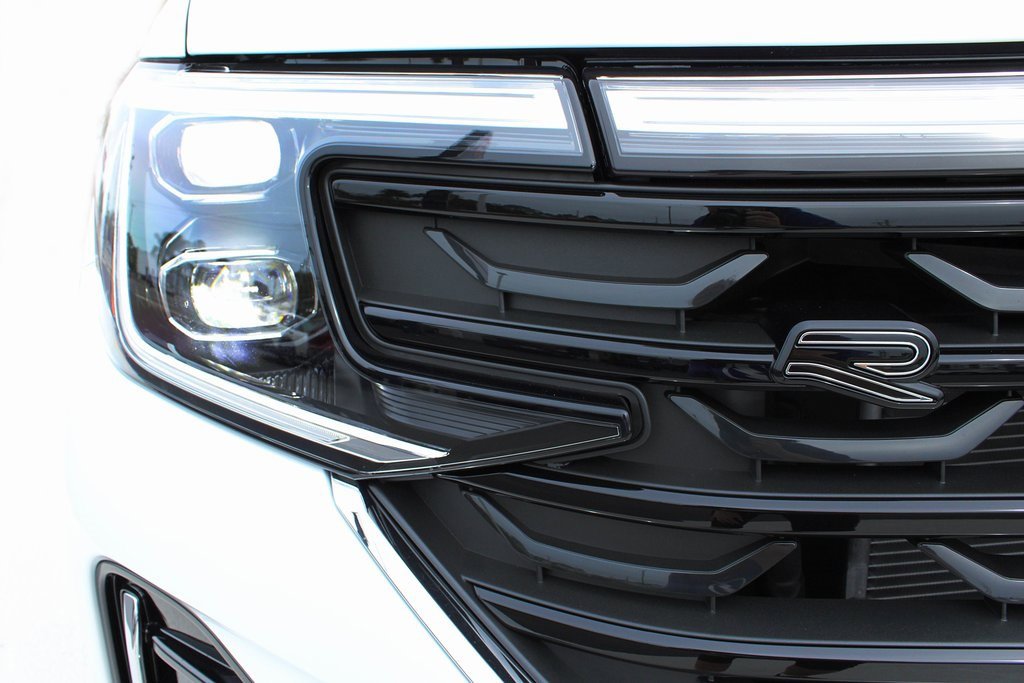 New 2025 Volkswagen Atlas Cross Sport SEL Premium R-Line image 23