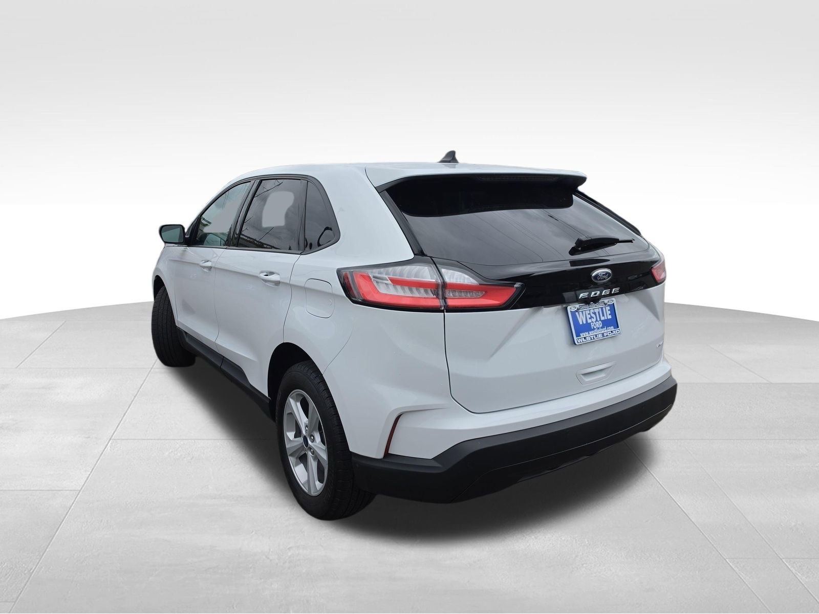 Used 2022 Ford Edge SE AWD/4WD image 3
