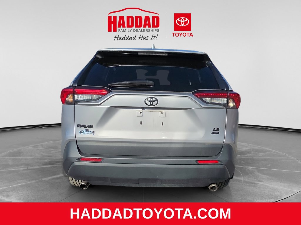 Used 2024 Toyota RAV4 LE AWD/4WD image 4