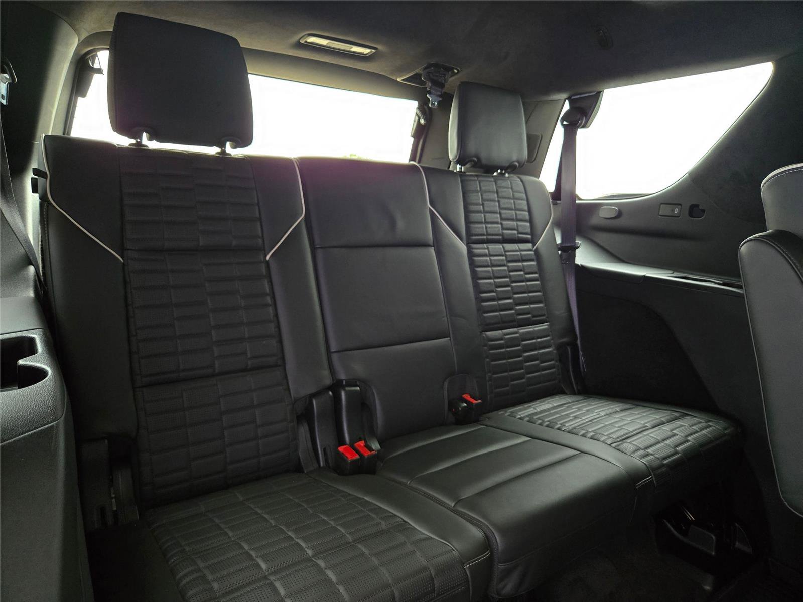 Certified 2024 Cadillac Escalade Sport Platinum w/ LPO, ONYX Package AWD/4WD image 32