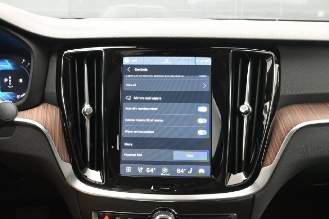 Used 2025 Volvo S60 B5 Plus FWD image 18
