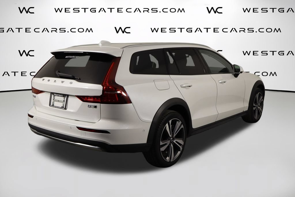 Used 2026 Volvo V60 B5 Cross Country Plus AWD/4WD image 43