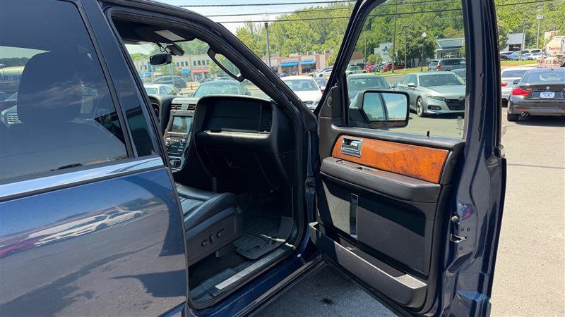 Used 2016 Lincoln Navigator L Select AWD/4WD image 28