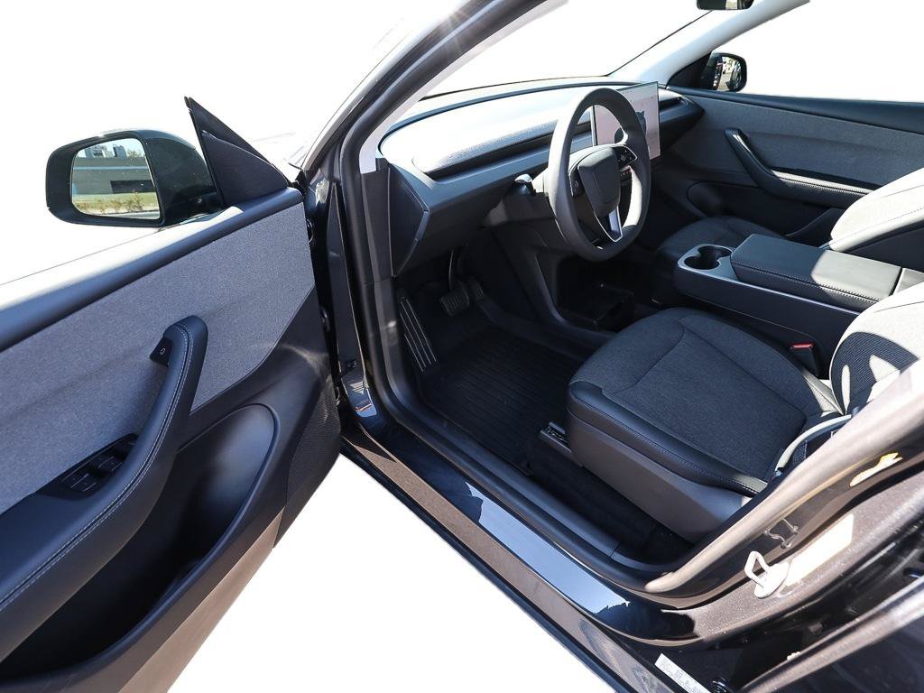 Used 2026 Tesla Model Y Long Range AWD/4WD image 12