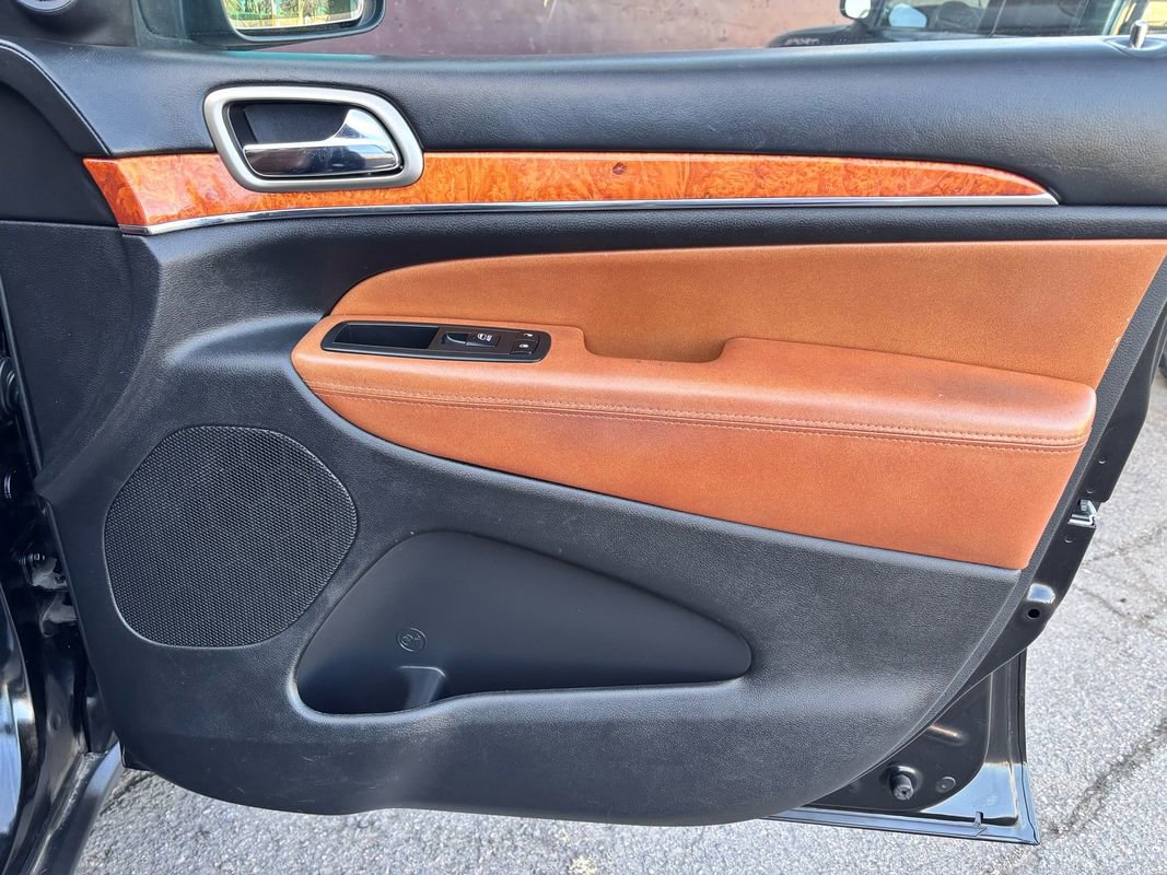 Used 2012 Jeep Grand Cherokee Overland image 39