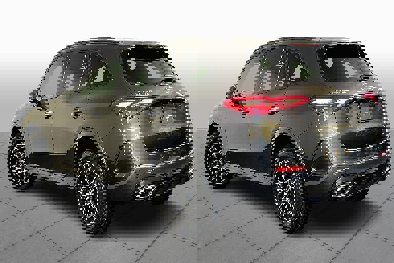 New 2026 Mercedes-Benz GLC 300 4MATIC image 3