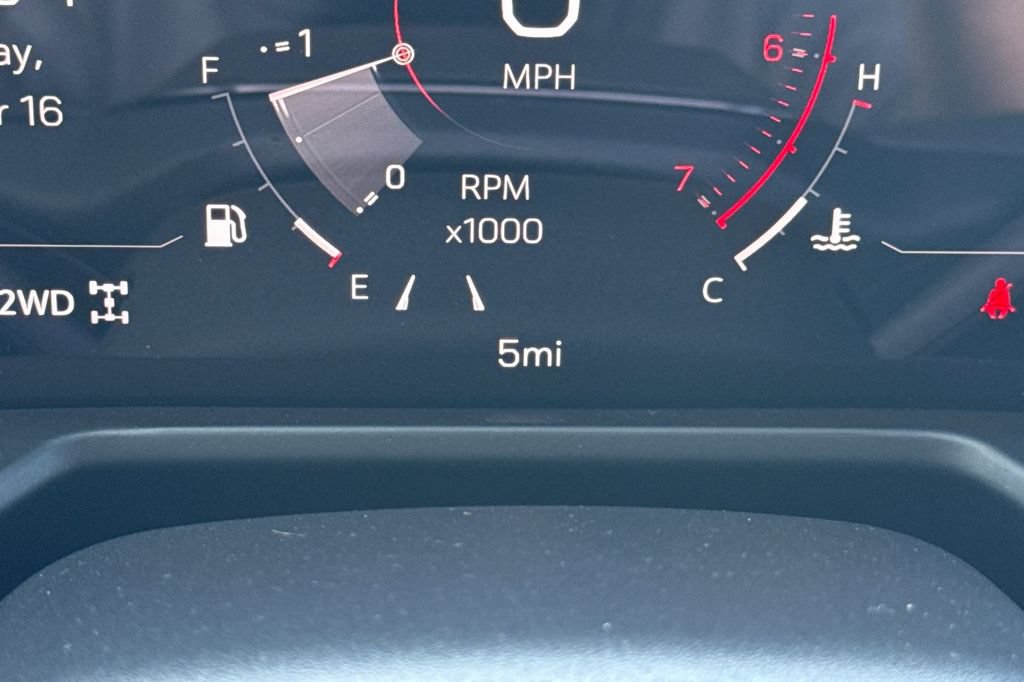 New 2027 GMC Acadia AT4 w/ Luxury Package AWD/4WD image 31