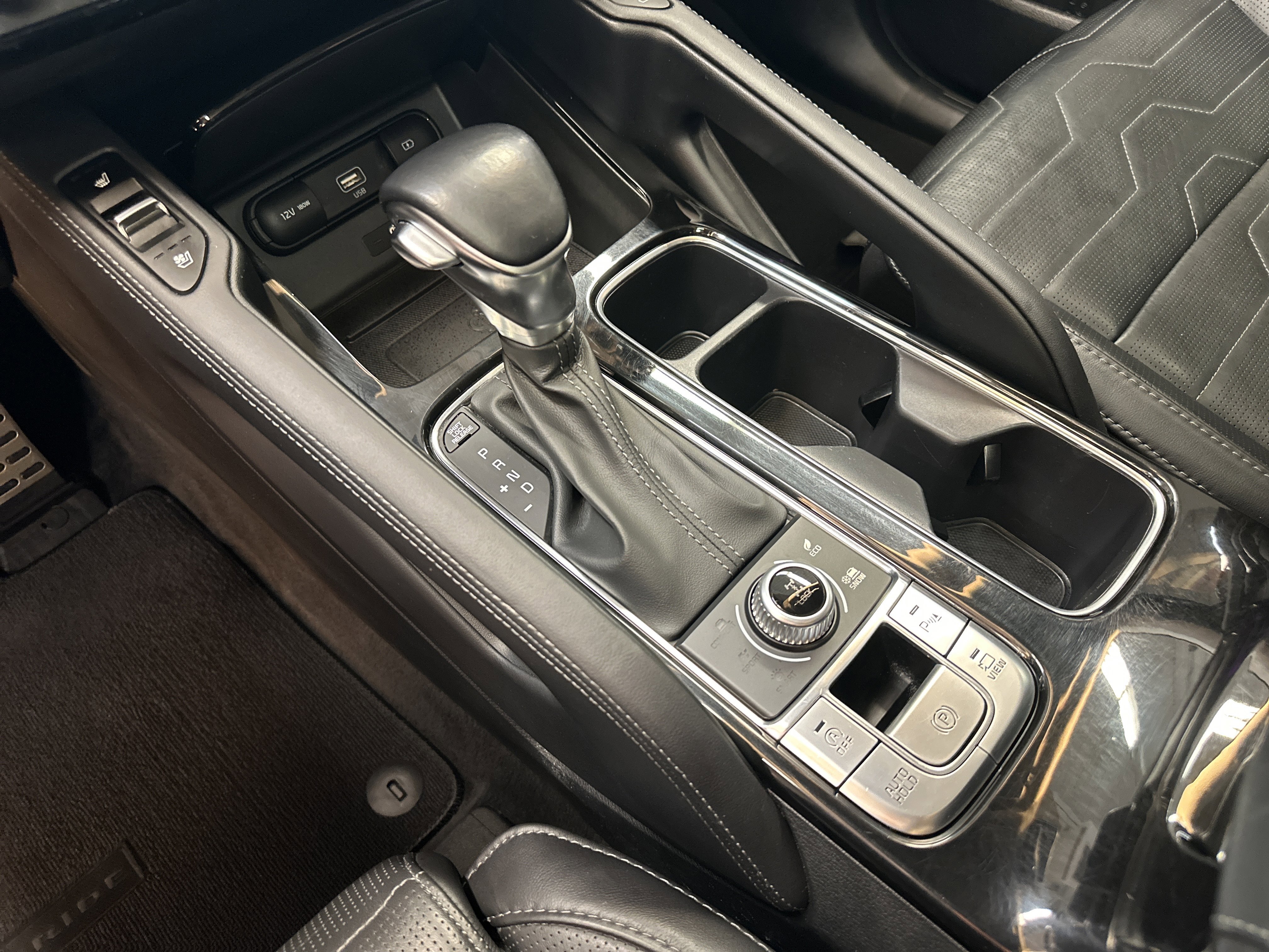 Used 2020 Kia Telluride SX w/ SX Prestige Package image 34