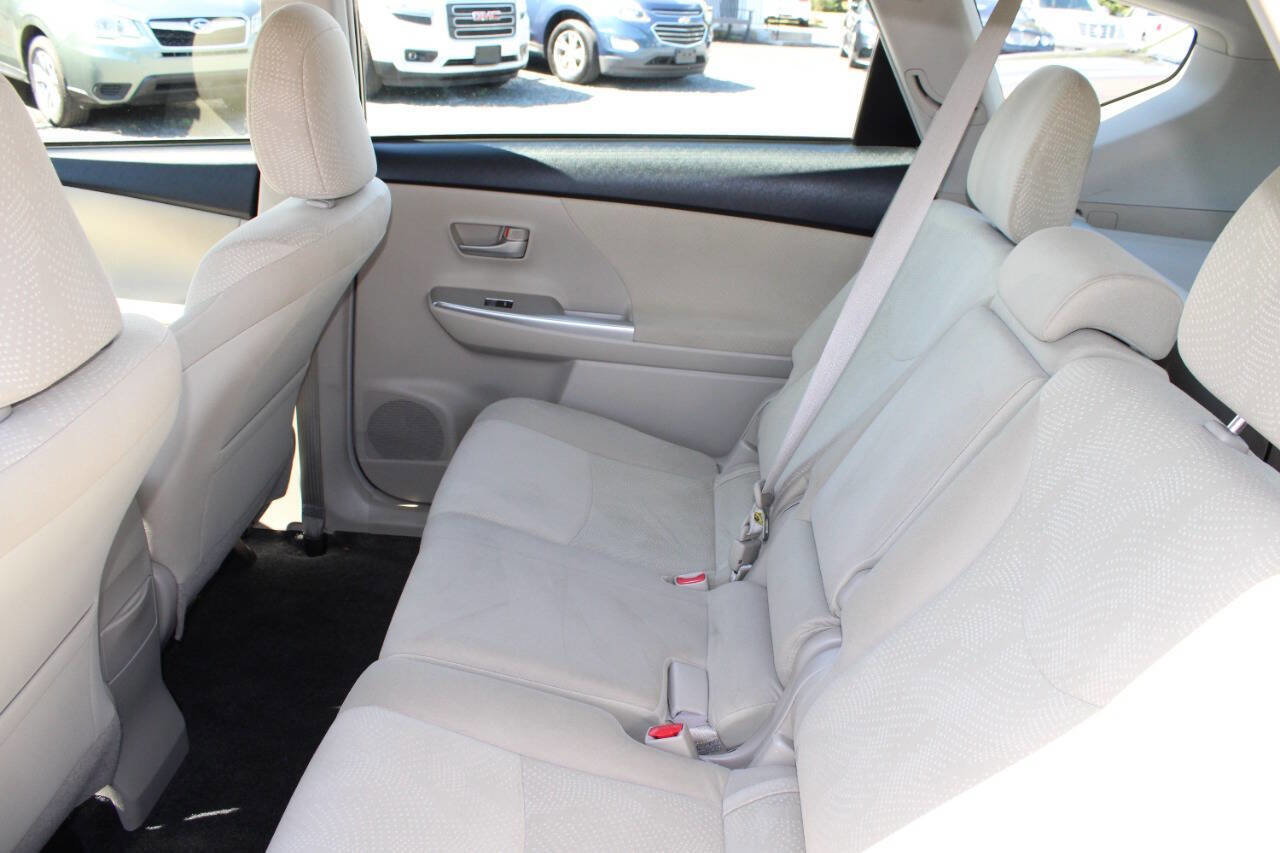 Used 2014 Toyota Prius V Three image 19