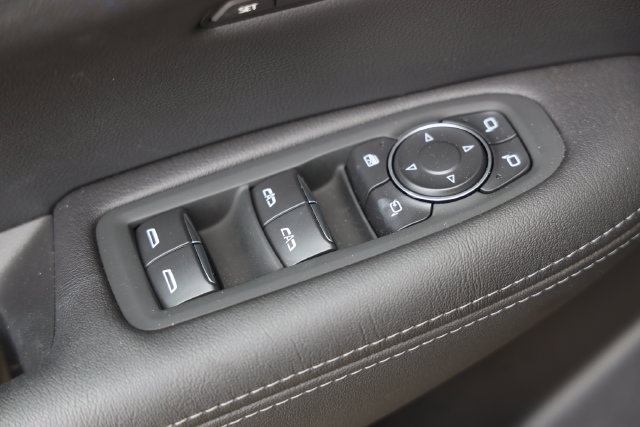 New 2025 Cadillac XT5 Premium Luxury w/ Technology Package FWD image 17