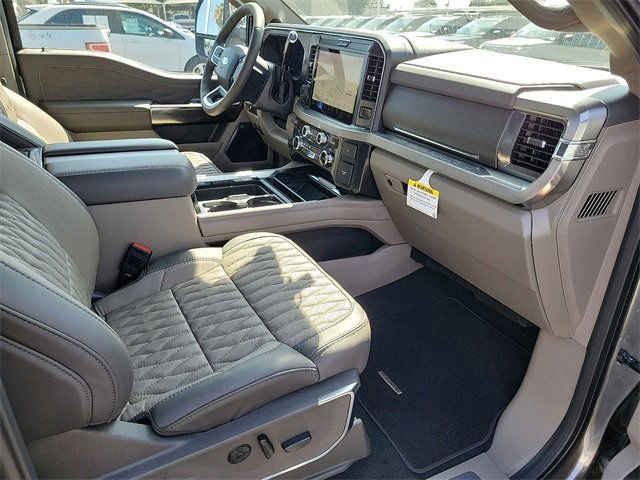 New 2025 Ford F350 Platinum w/ Platinum Plus Package AWD/4WD image 19