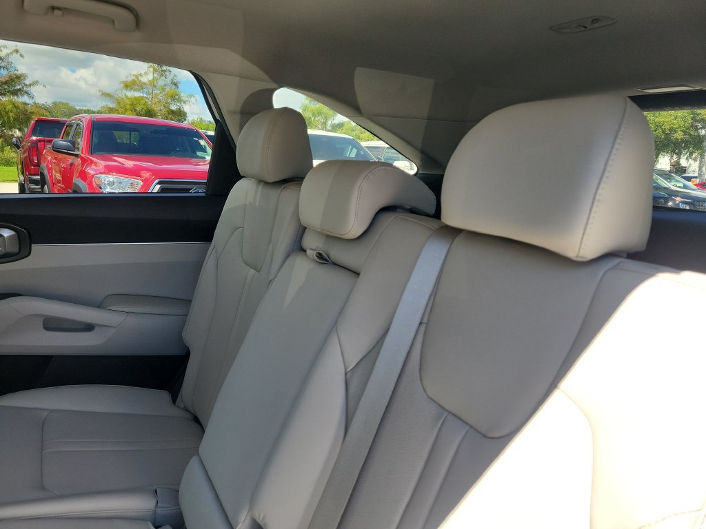 Certified 2022 Kia Sorento S FWD image 24