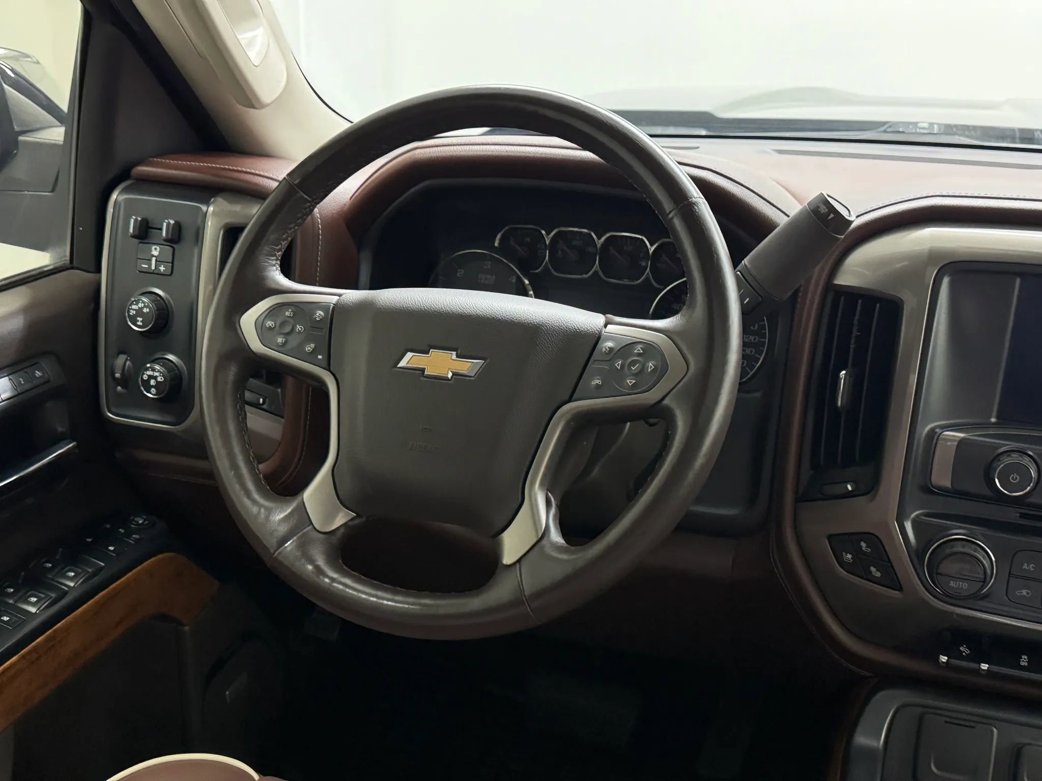 Used 2016 Chevrolet Silverado 1500 High Country w/ High Country Premium Package image 21