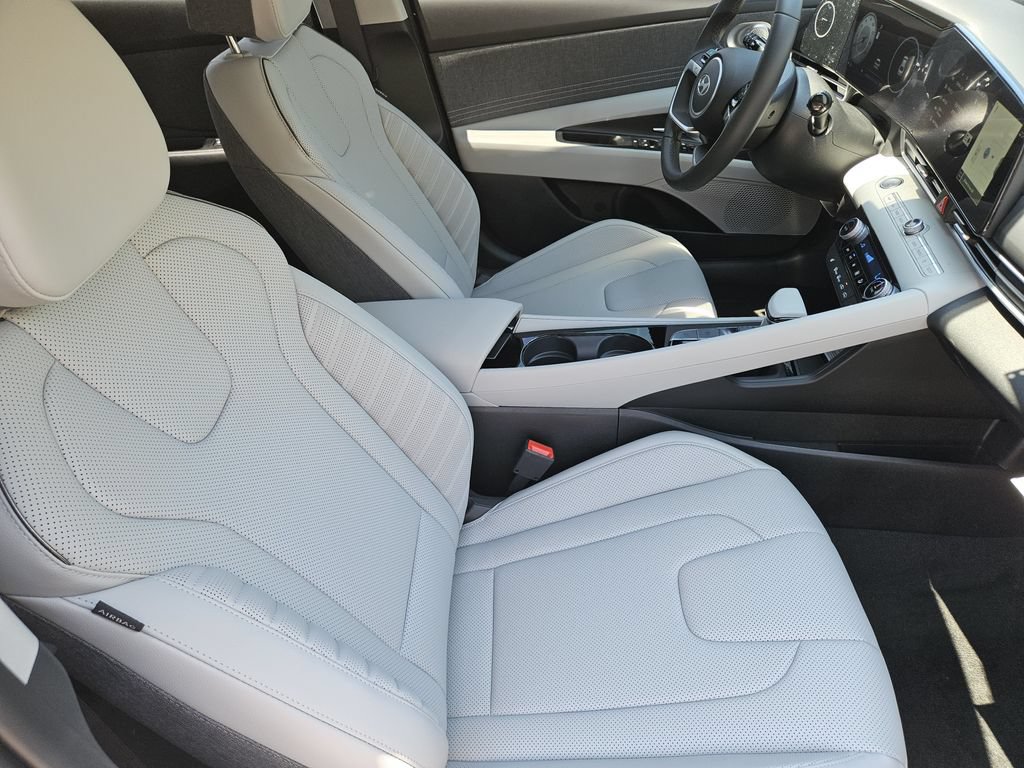 New 2026 Hyundai Elantra Limited FWD image 15