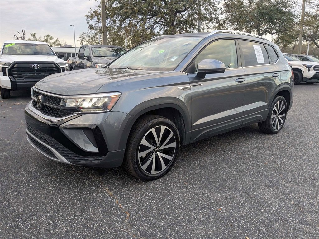 Used 2024 Volkswagen Taos SE image 8