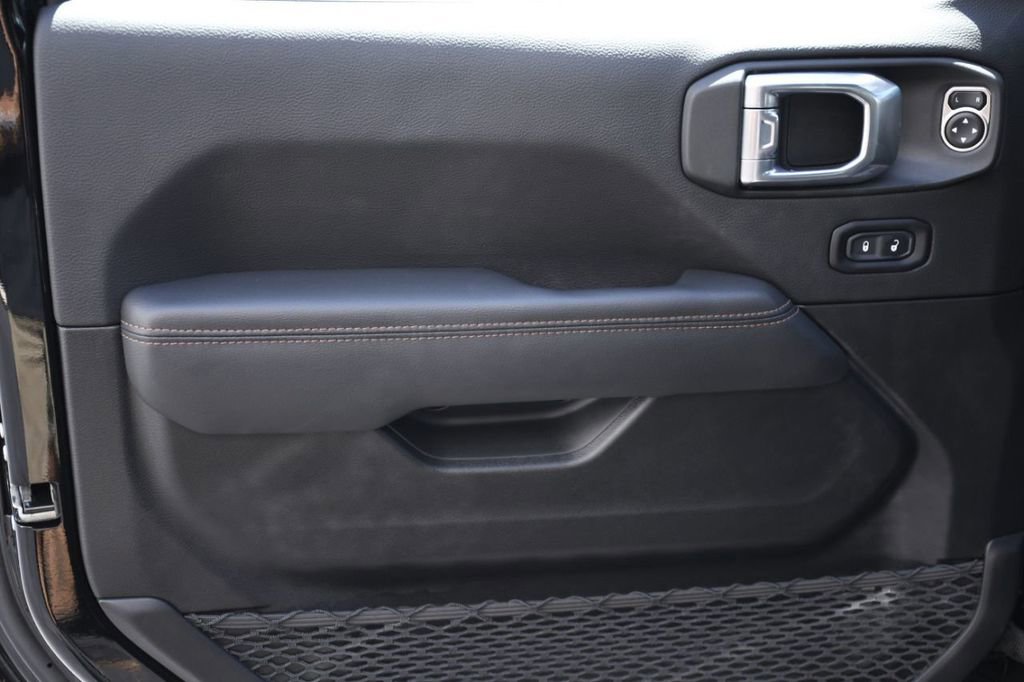 Used 2023 Jeep Wrangler Unlimited Rubicon 392 image 19