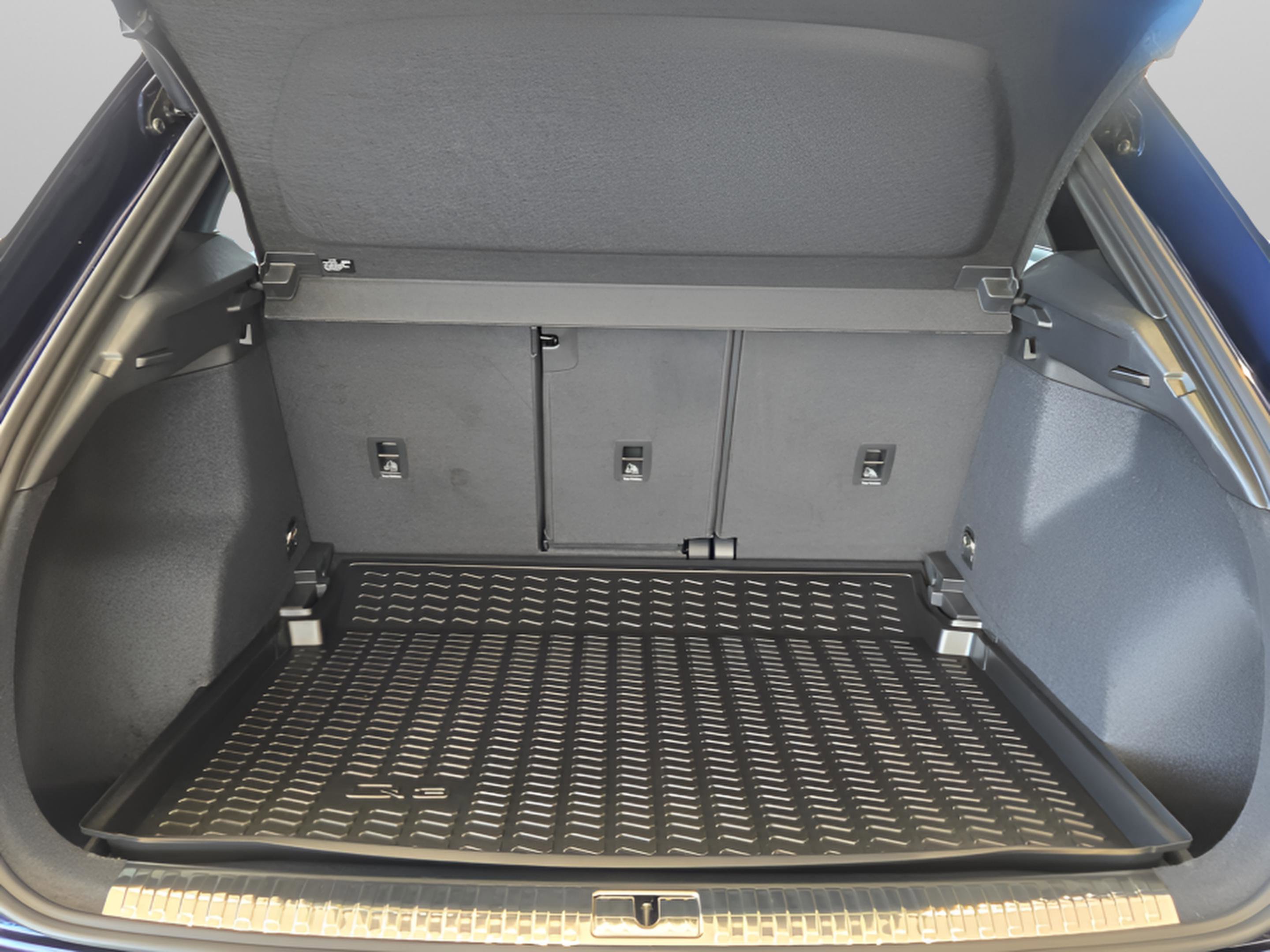 New 2025 Audi Q3 2.0T Premium image 17