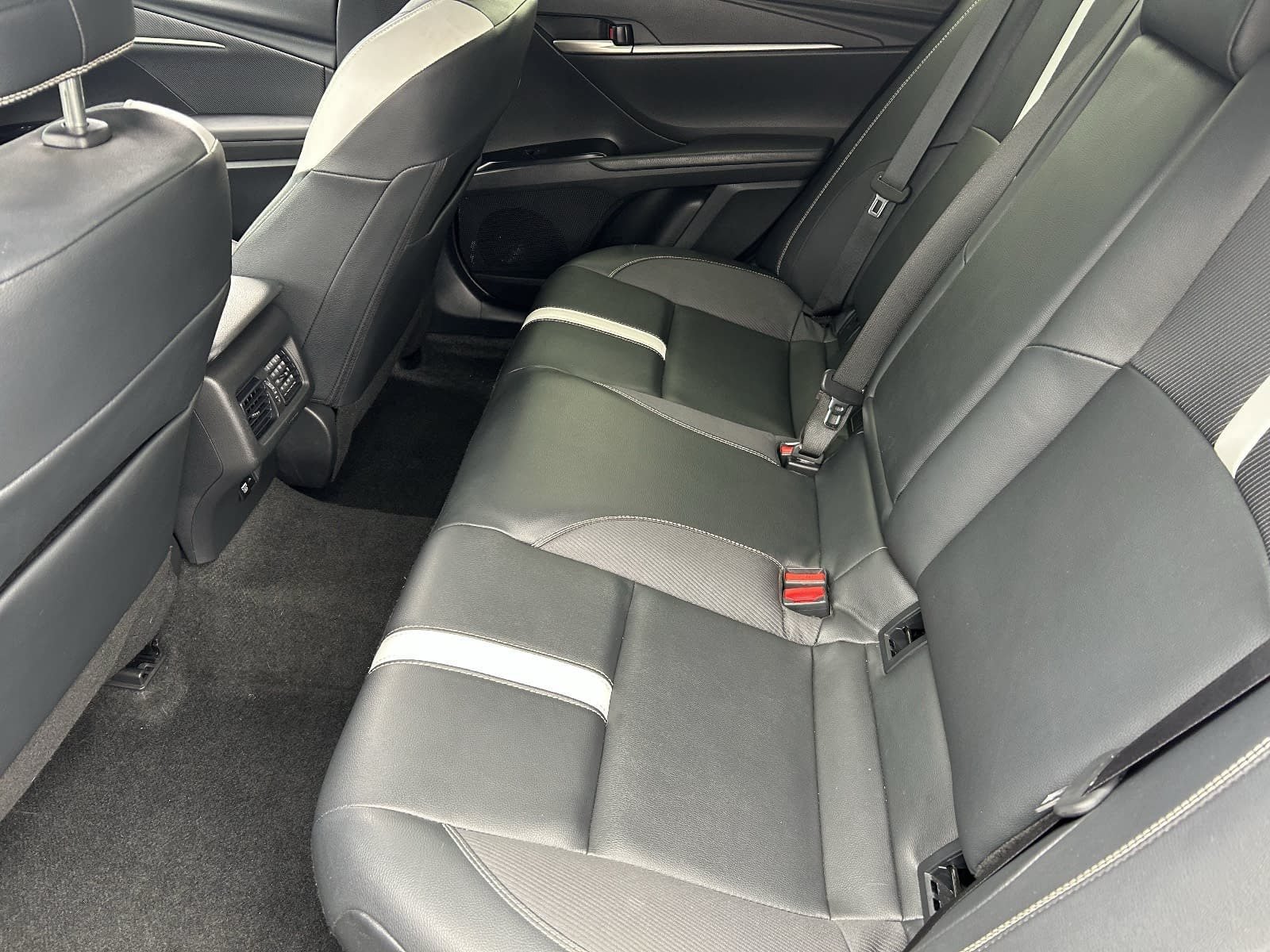 Used 2025 Toyota Camry SE FWD image 20