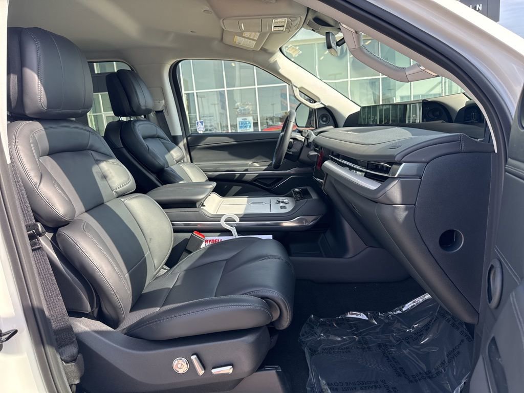 New 2026 Lincoln Navigator L Premier image 29