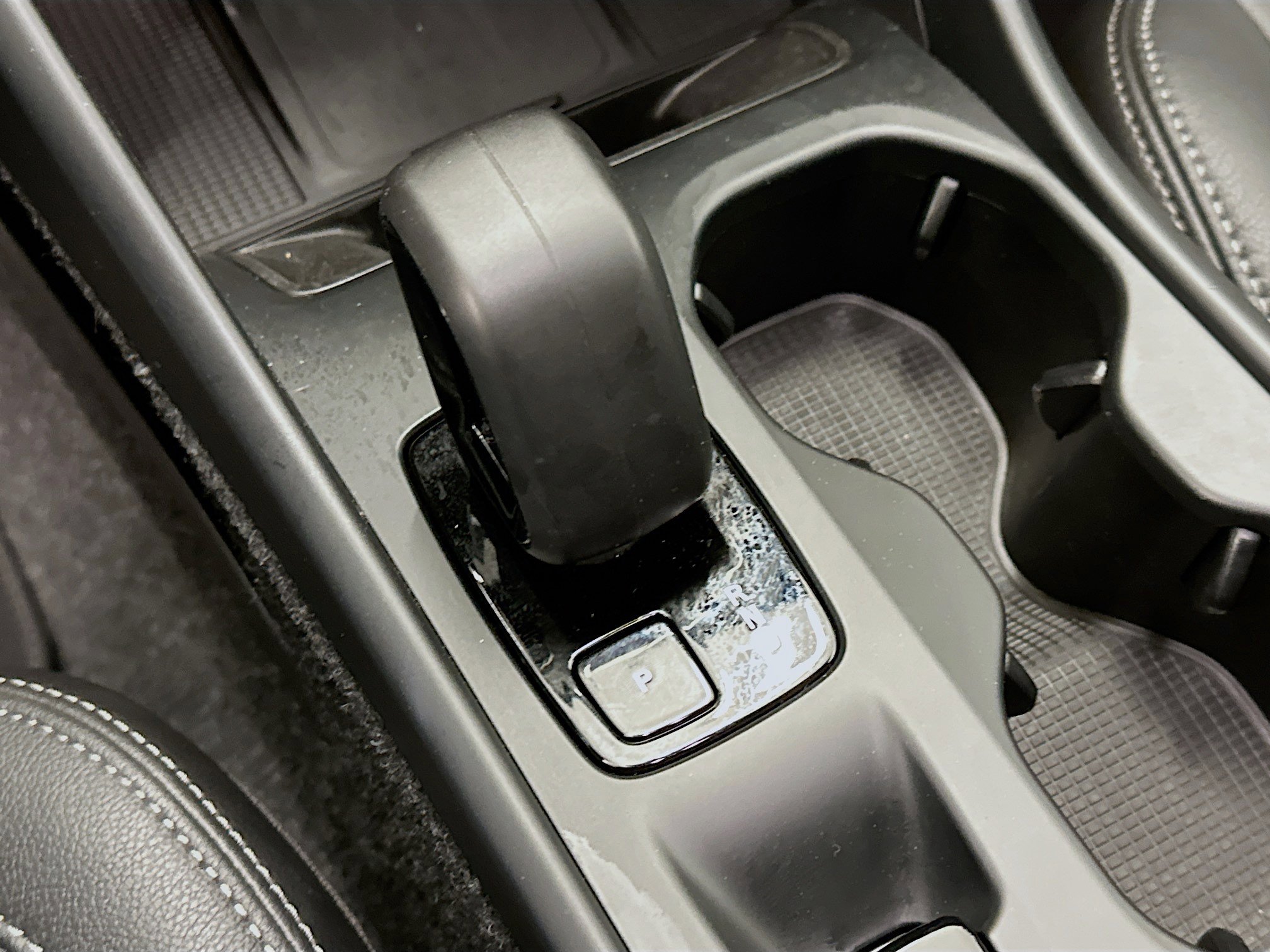 Used 2025 Volvo XC40 B5 Core image 25