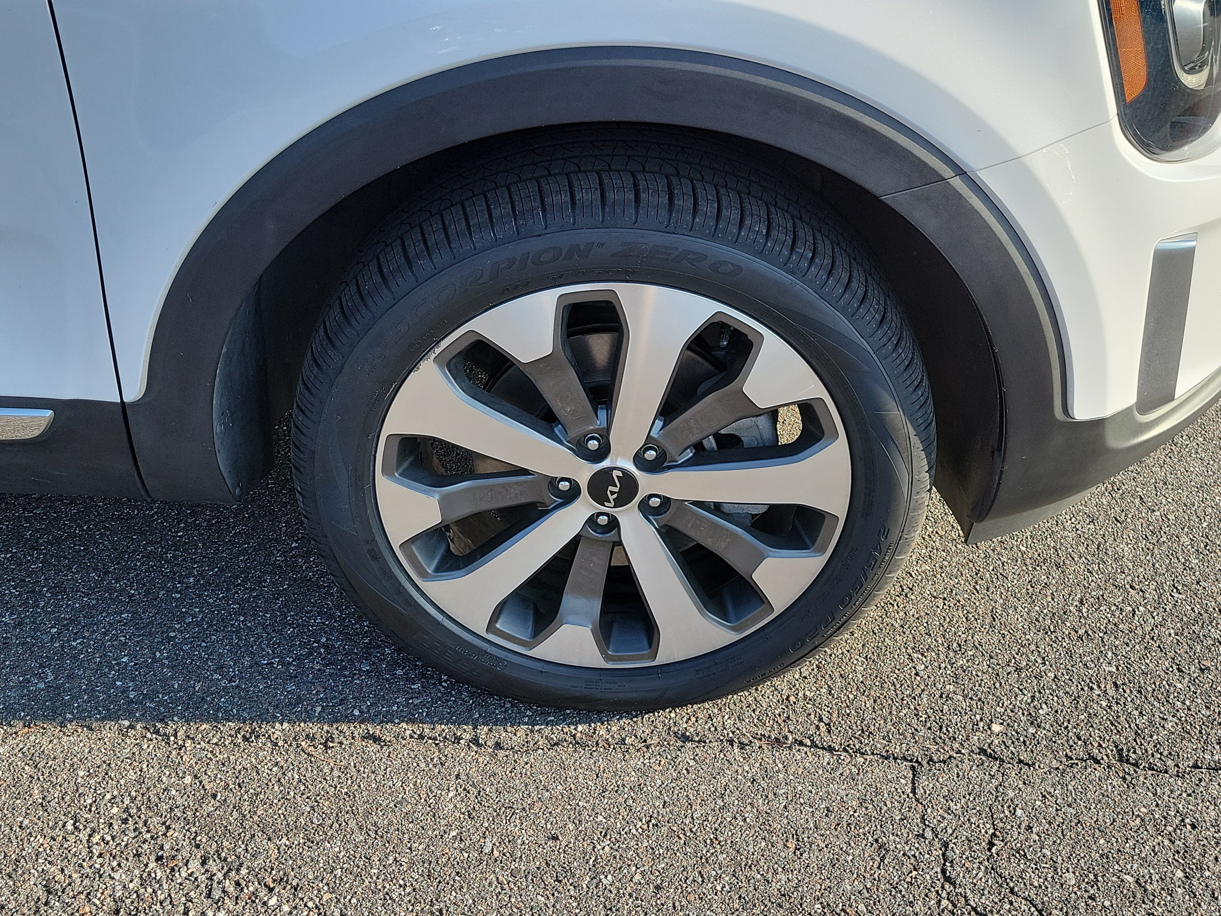 Certified 2022 Kia Telluride EX w/ EX Premium Package FWD image 43