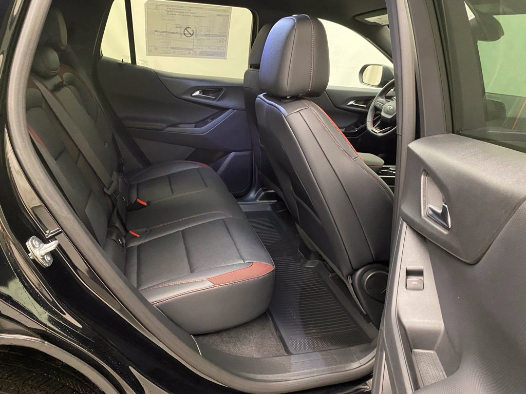 New 2027 Chevrolet Equinox RS w/ LPO, Floor Liner Package AWD/4WD image 17