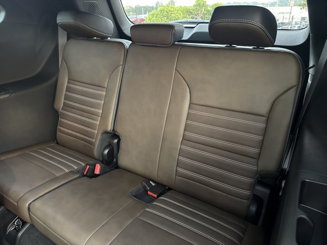 New 2027 GMC Acadia Denali Ultimate w/ LPO, Floor Liner Package AWD/4WD image 7