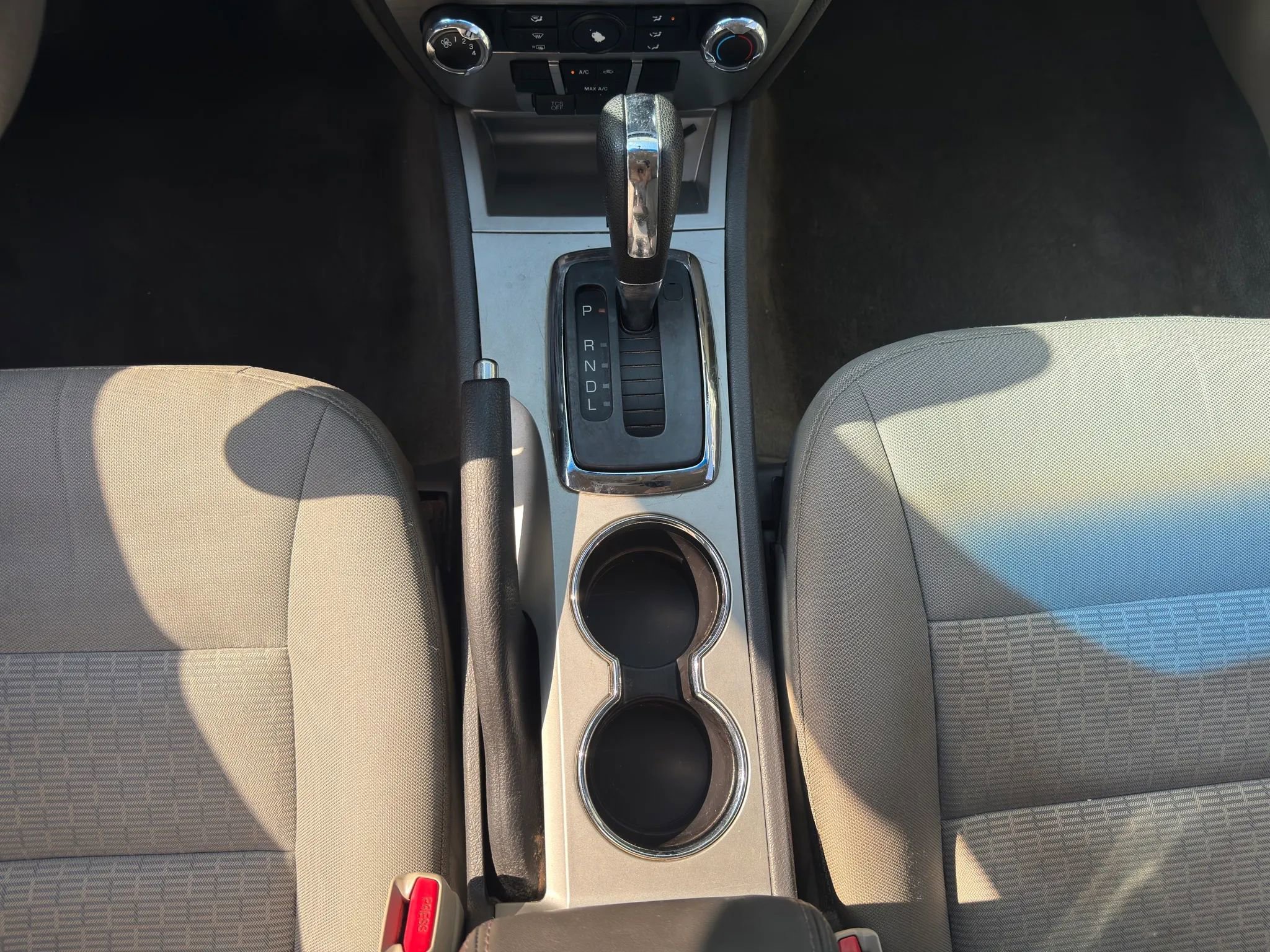 Used 2011 Ford Fusion SE FWD image 23