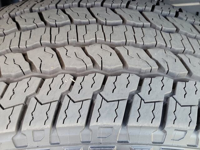 Used 2026 GMC Hummer EV SUV image 25