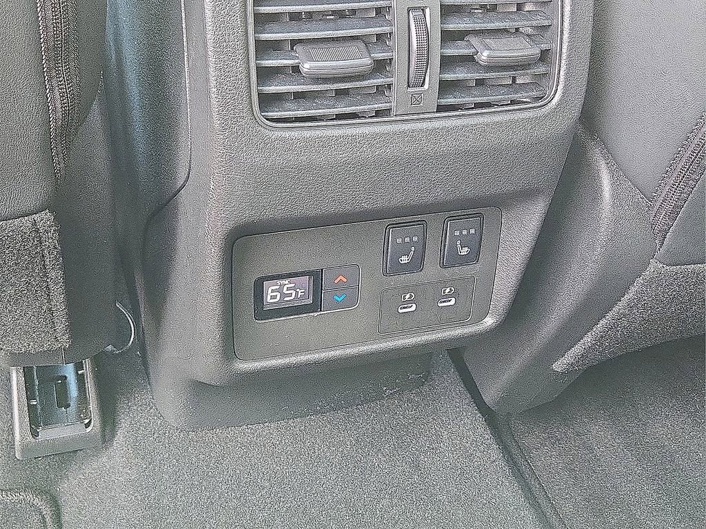 Used 2024 Nissan Rogue Platinum w/ Platinum Premium Package image 16