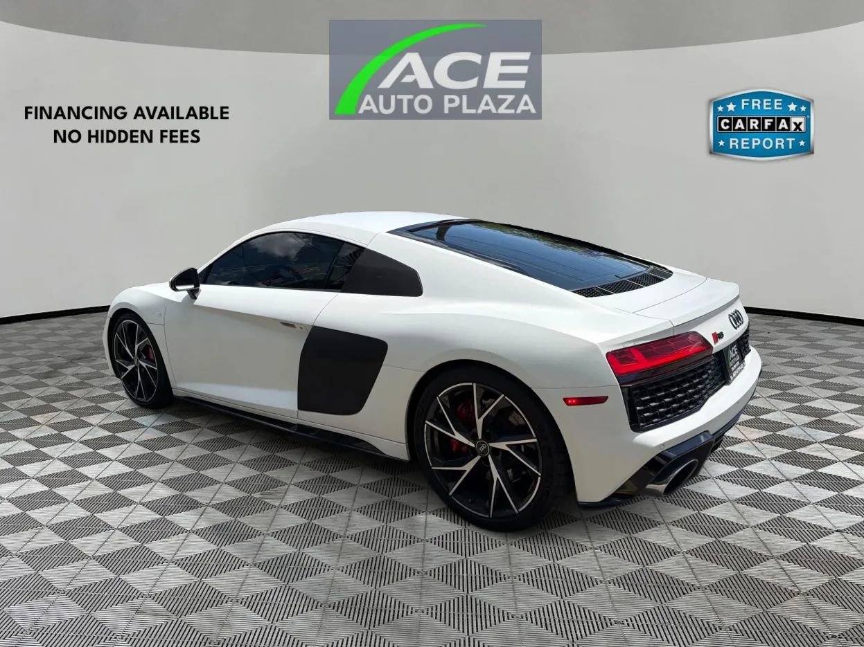 Used 2021 Audi R8 V10 w/ Premium Package RWD image 7