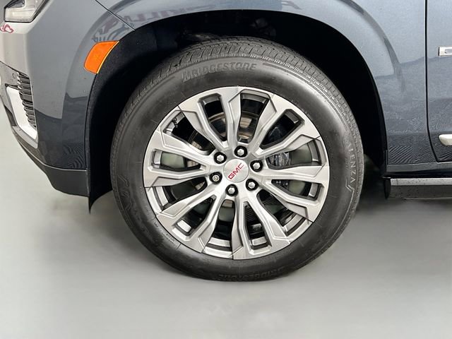 Used 2021 GMC Yukon Denali w/ Denali Premium Package image 10