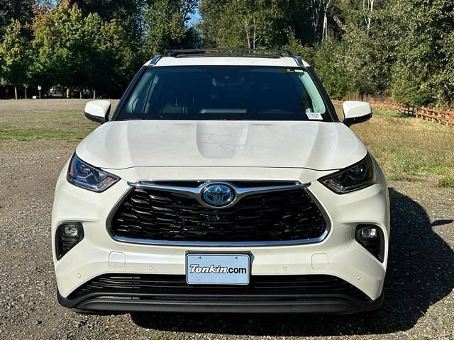 Used 2021 Toyota Highlander Limited AWD/4WD image 3