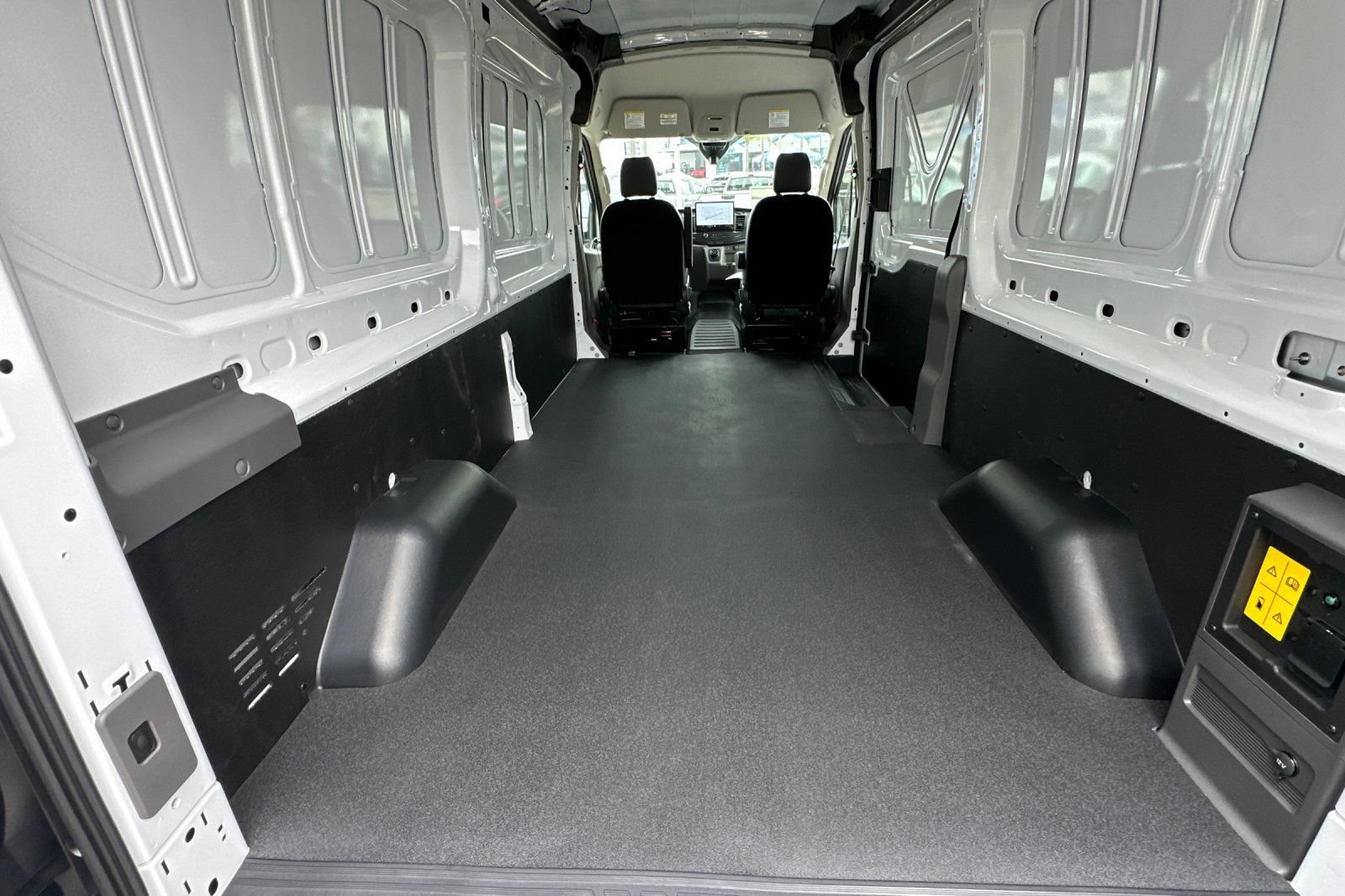 New 2025 Ford E-Transit 148 Medium Roof RWD image 10