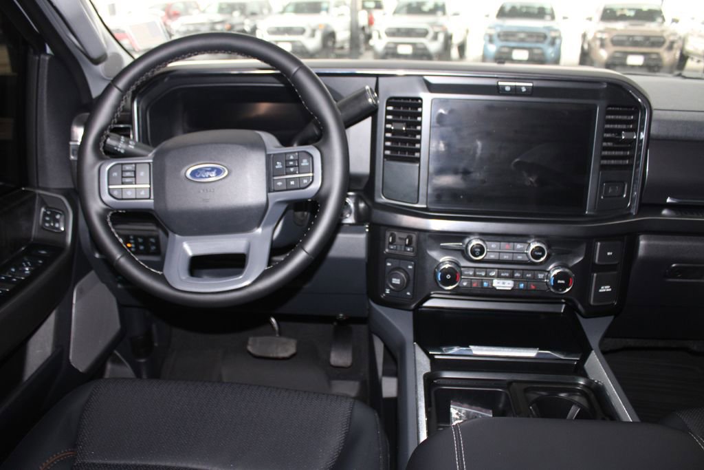 Used 2025 Ford F250 Lariat w/ FX4 Off-Road Package image 2