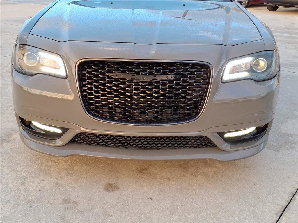 Used 2018 Chrysler 300 S w/ S Model Appearance Package image 14