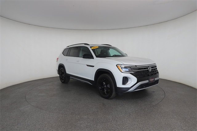 Used 2025 Volkswagen Atlas Peak Edition SE image 28