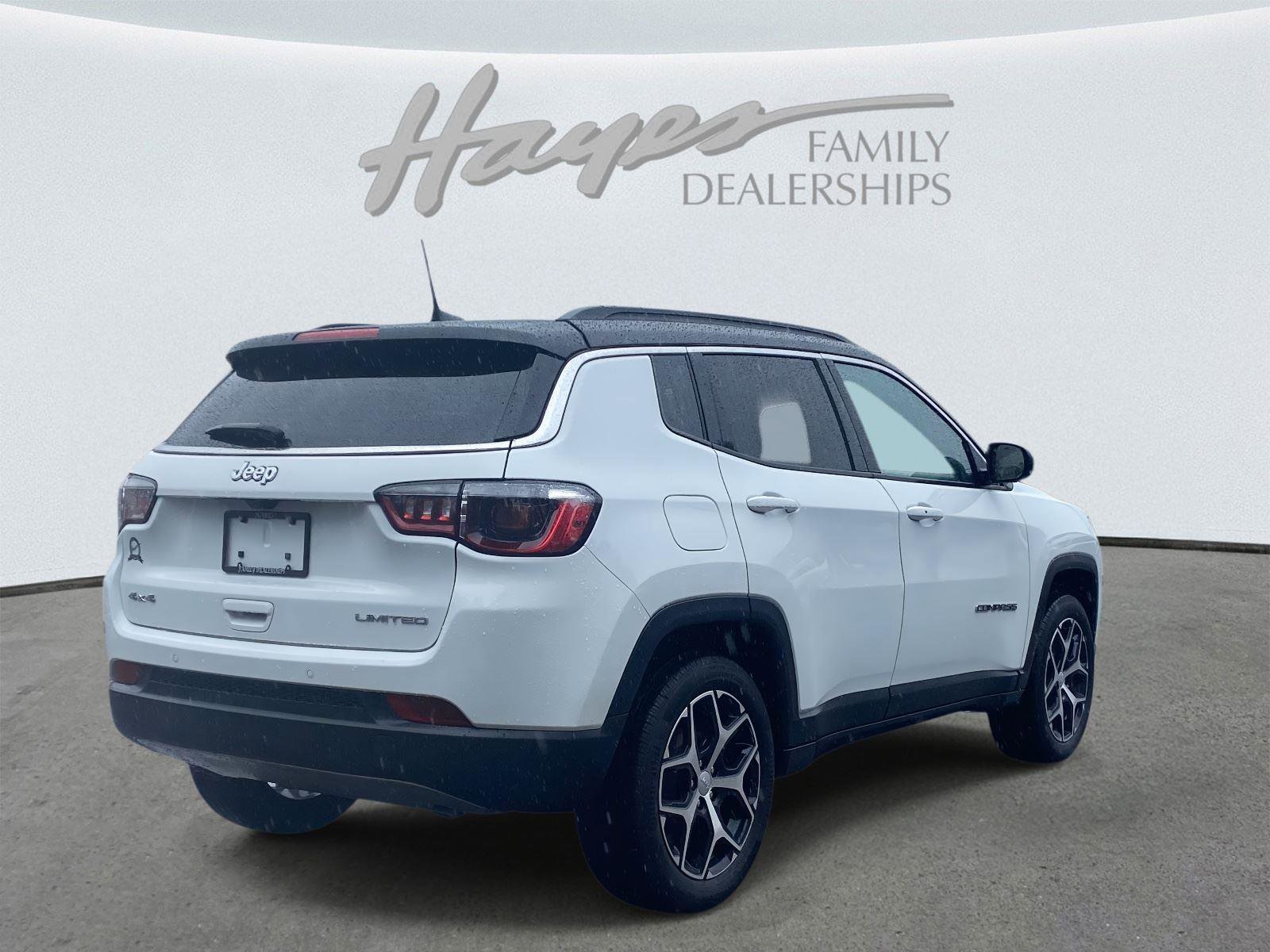 Certified 2024 Jeep Compass Limited image 43