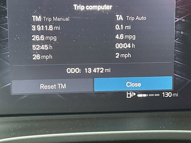 Certified 2025 Volvo XC40 B5 Core image 31