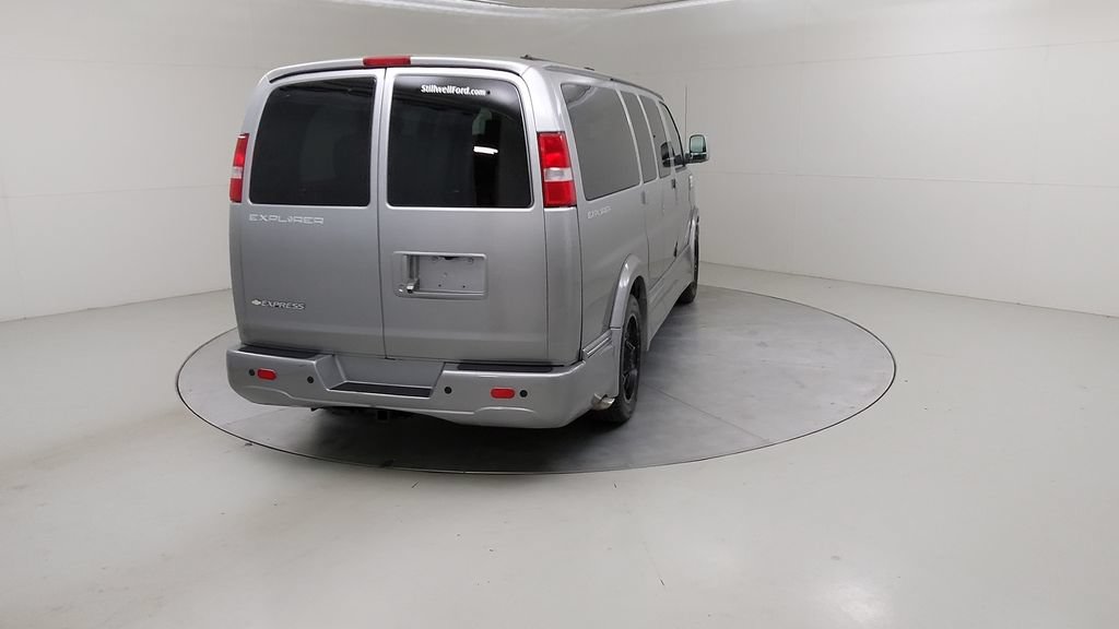 Used 2020 Chevrolet Express 2500 w/ Enhanced Convenience Package RWD image 13
