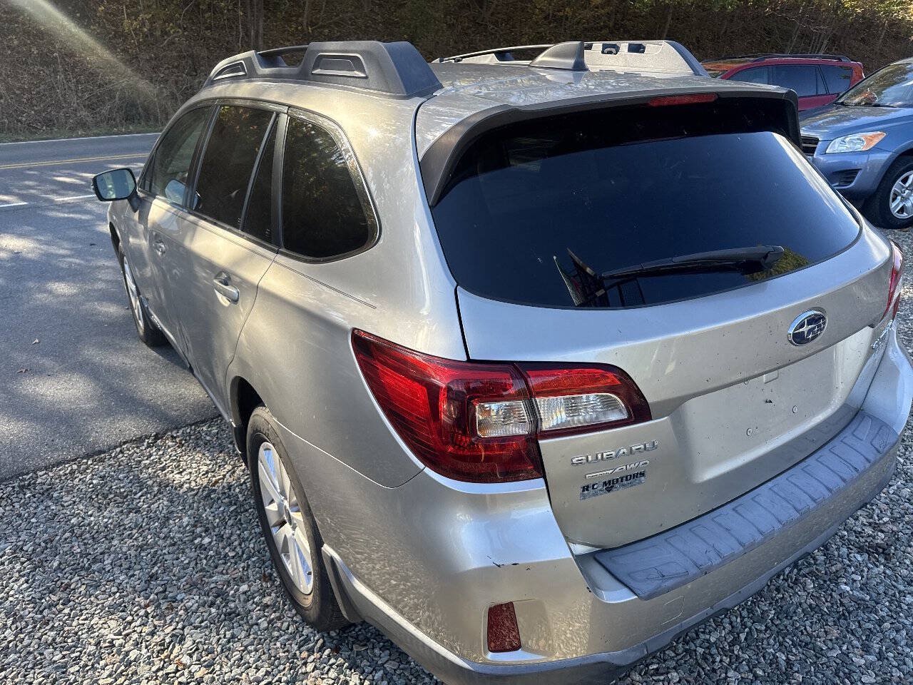 Used 2017 Subaru Outback 2.5i Premium AWD/4WD image 7