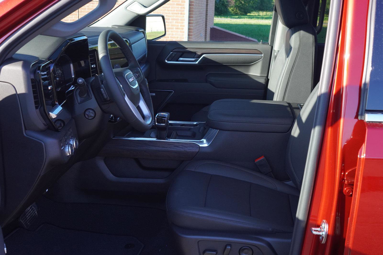 New 2026 GMC Sierra 1500 SLT w/ SLT Convenience Package image 27